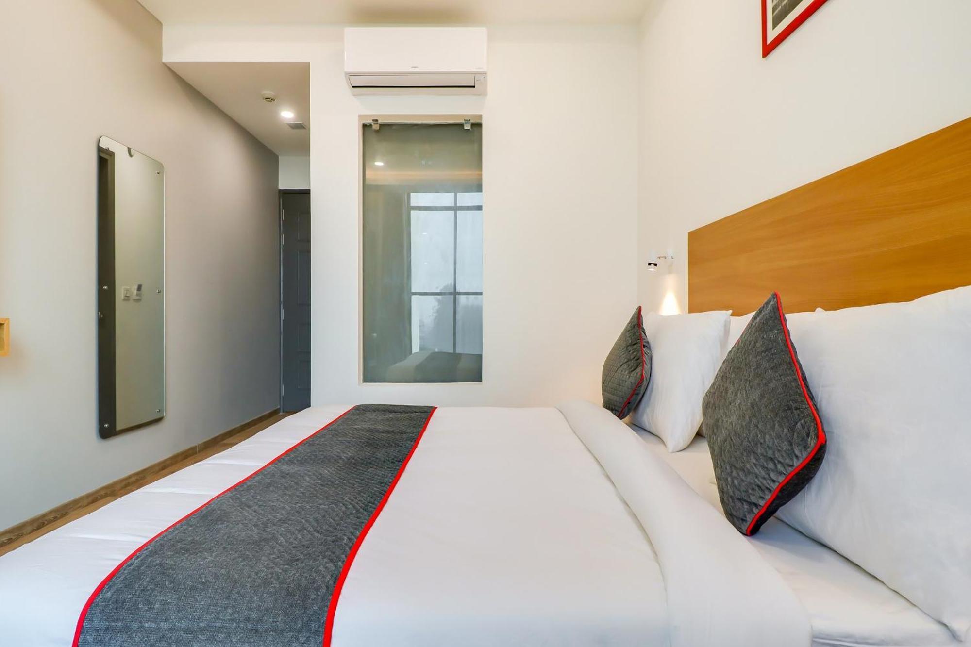 Super Townhouse Jashn Hotel Chinhat Exterior photo