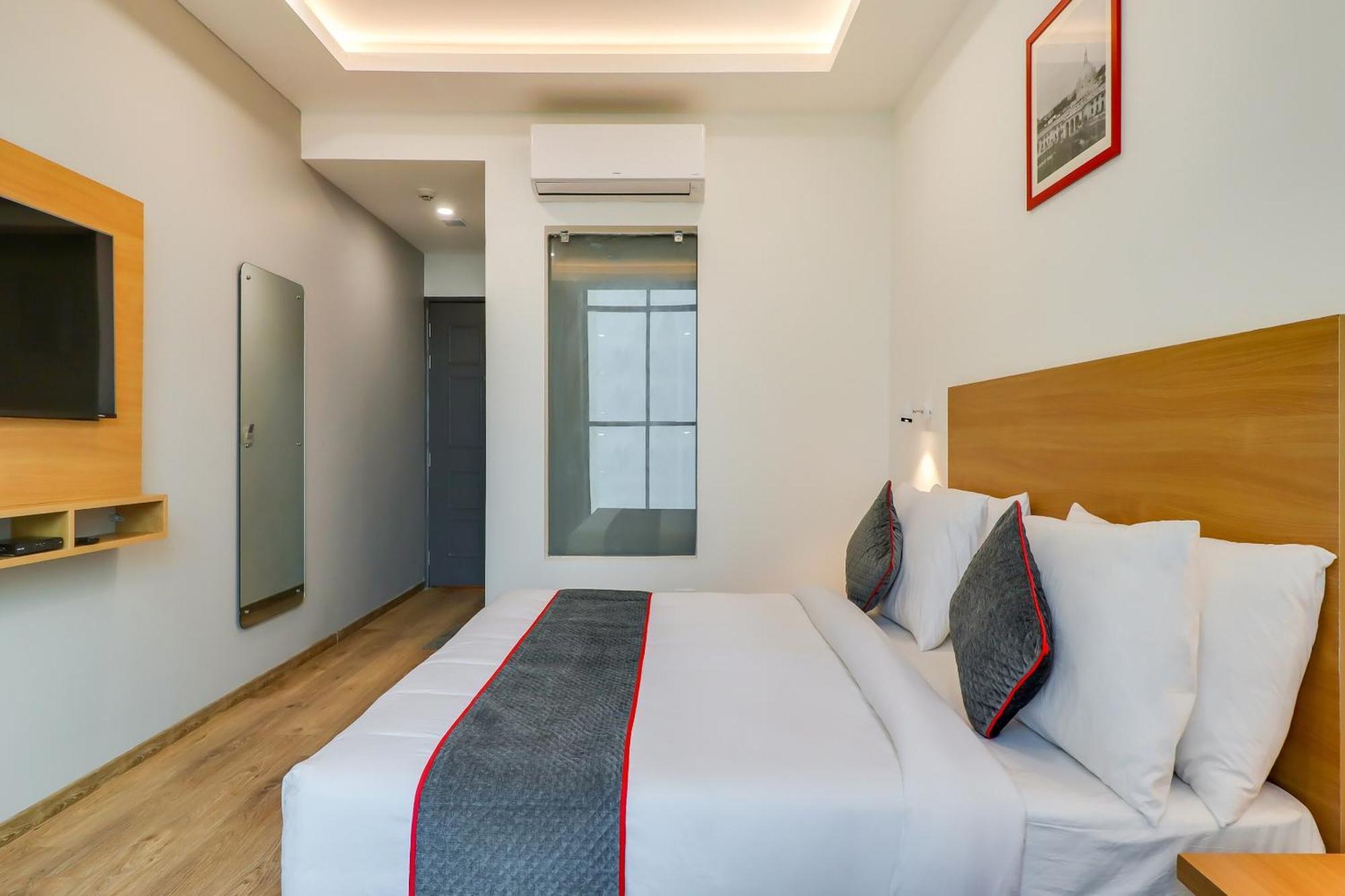 Super Townhouse Jashn Hotel Chinhat Exterior photo